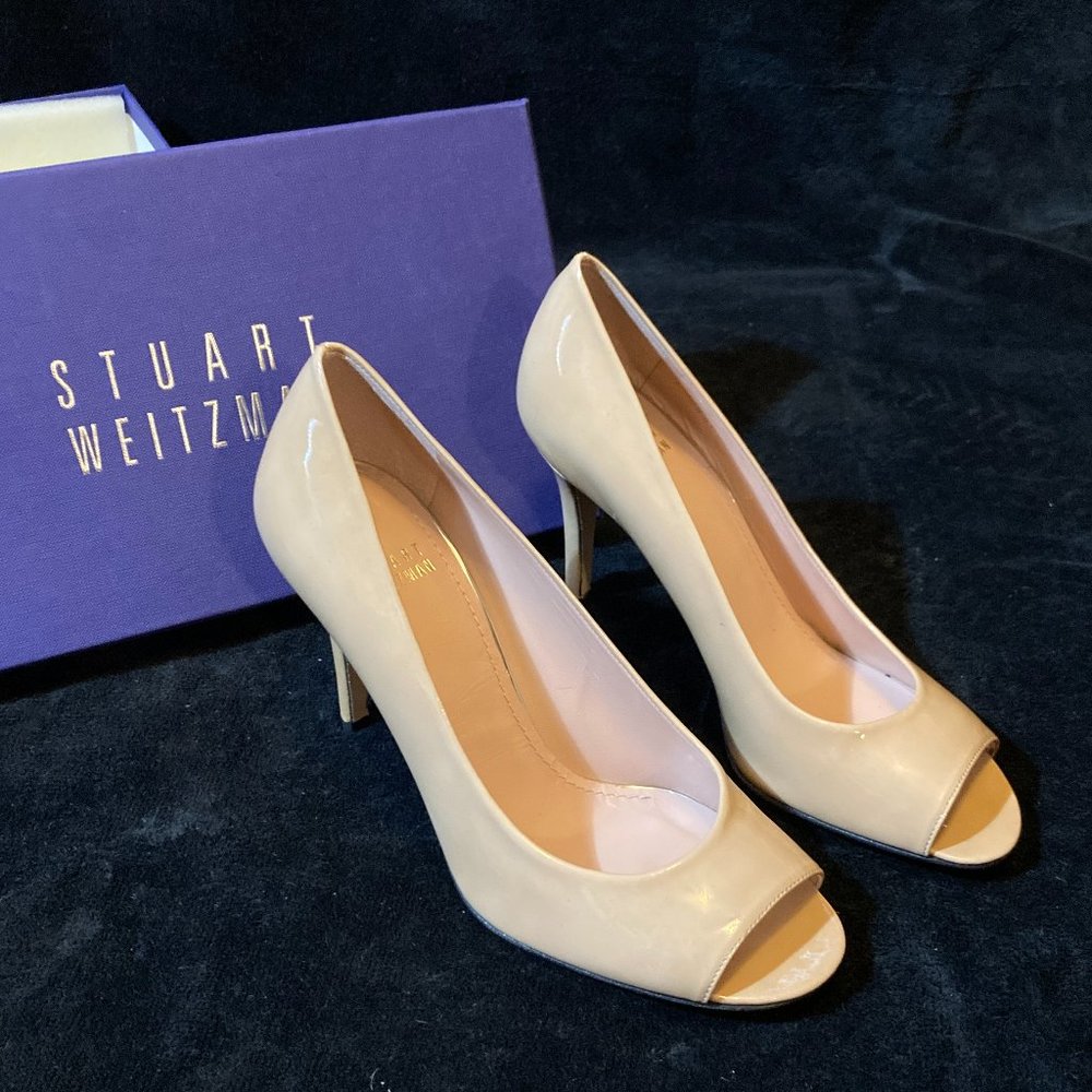 New Stuart Weitzman Adobe Aniline, Cream in size 7 w/ Open toe feature